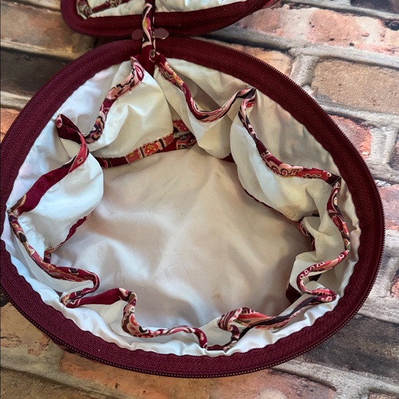 Vera Bradley 2005 Piccadilly Plum Oval Cosmetic Round - Picture 4 of 8